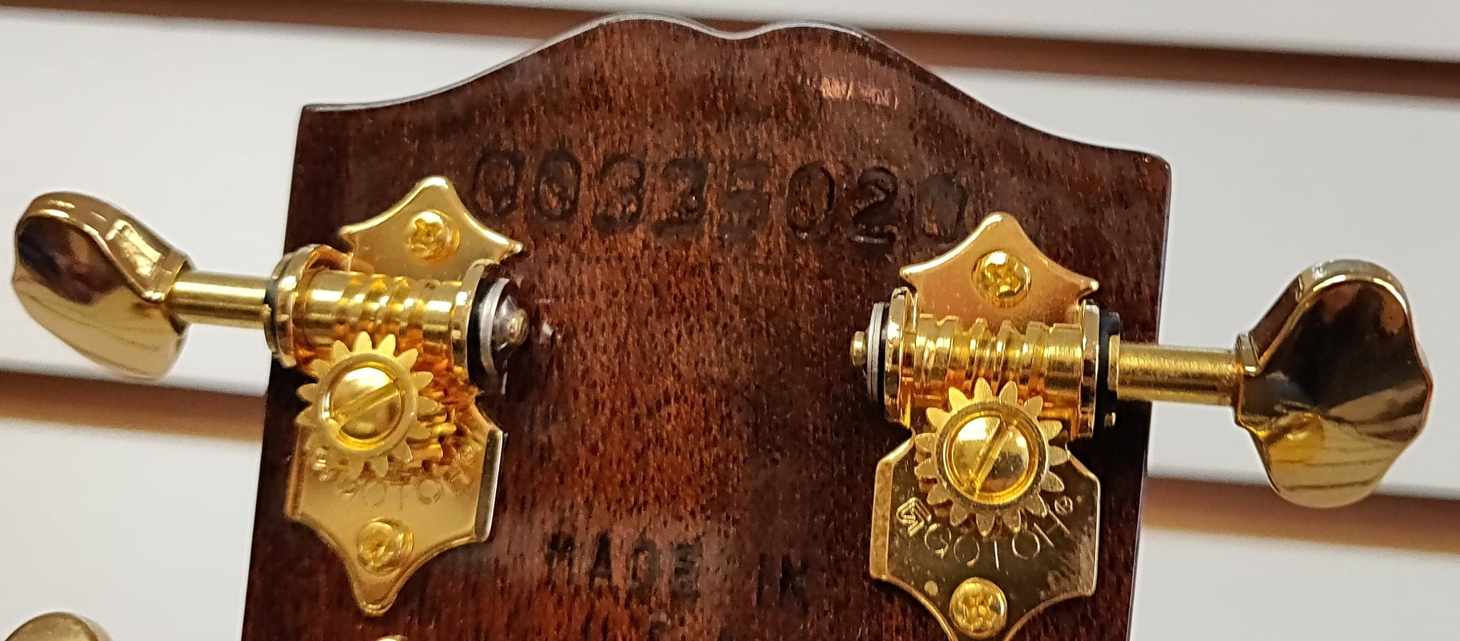 USED - Gibson Traveling Songwriter EC (2005 Model)