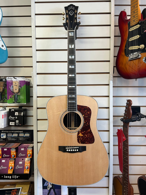 Guild D-55 Solid Spruce/Rosewood Acoustic Guitar - Natural (Includes Guild Humidified Archtop Wood Case)