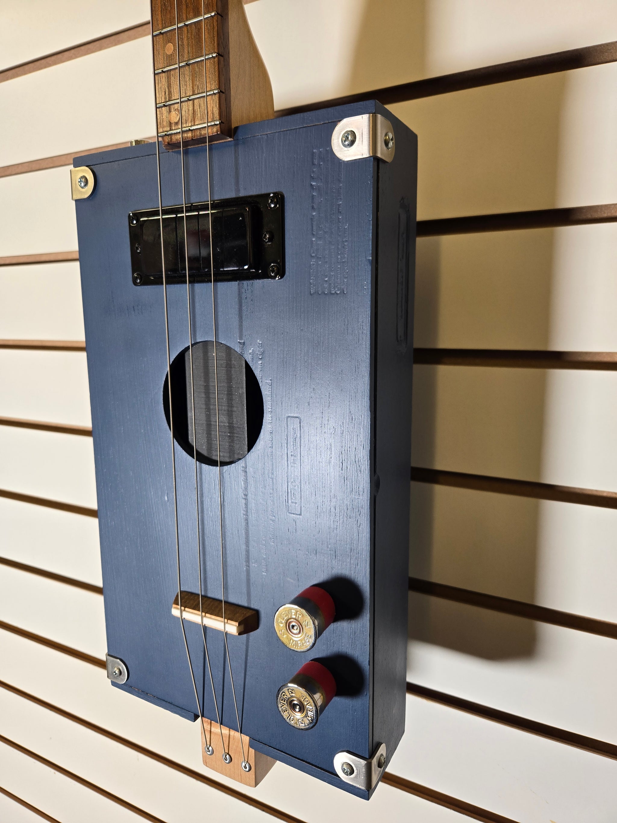 tobacco box guitar Factory 57 Blackout - 3-string Electric/Acoustic Cigar by Deke Assembly available HERE The "Oliva V" - Special
