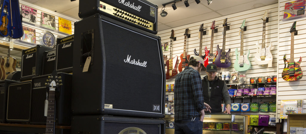 Bass Set - Amp & Accessories from MUSIC STORE