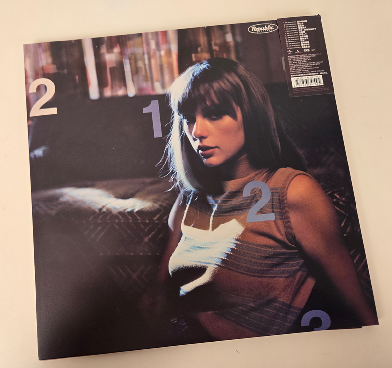 Taylor Swift – Midnights (Limited China Exclusive Moonstone Blue Vinyl Edition)