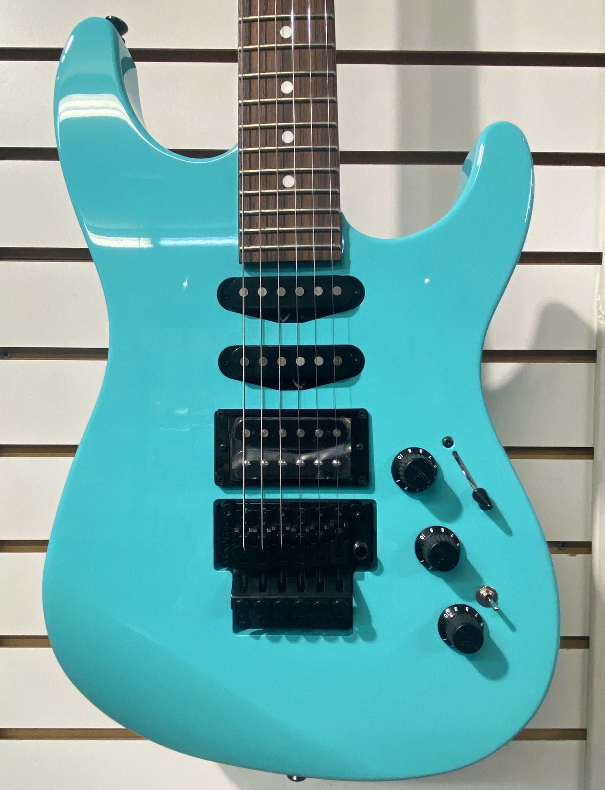 Fender® JAPAN MIJ Limited HM Super Stratocaster Electric Guitar Ice Blue